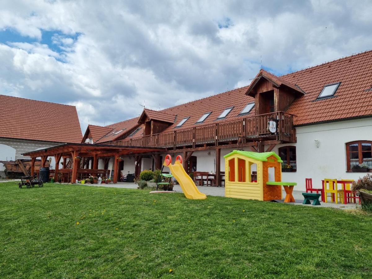 Penzion U Farmare Chotoviny Экстерьер фото
